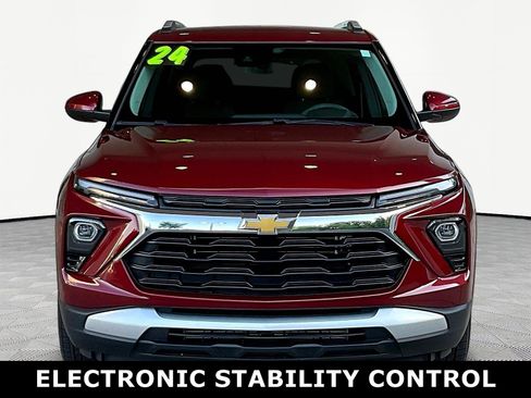 Used 2024 Chevrolet TrailBlazer LT FWD image 2