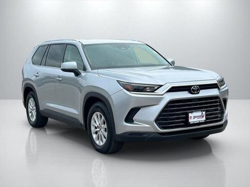 Certified 2025 Toyota Grand Highlander FWD image 3