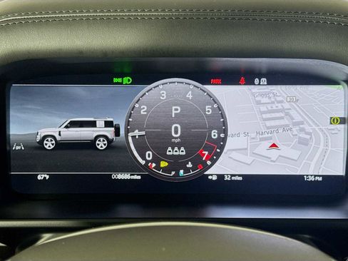 Used 2025 Land Rover Defender 110 S image 13