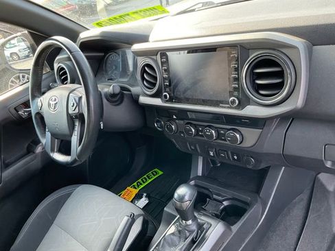 Used 2021 Toyota Tacoma TRD Off-Road AWD/4WD image 14