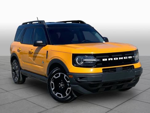 Certified 2022 Ford Bronco Sport Outer Banks w/ Tech Package AWD/4WD image 3