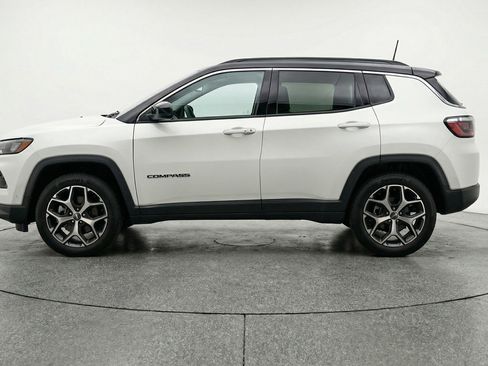 Used 2025 Jeep Compass Limited image 5