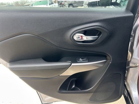 Used 2022 Jeep Cherokee Latitude Lux image 12