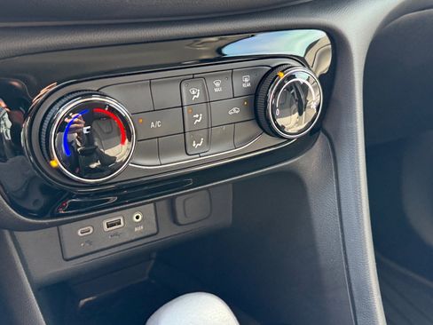 Used 2023 Buick Encore GX Preferred image 21