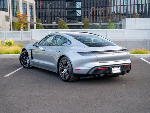 Certified 2025 Porsche Taycan AWD/4WD image 3
