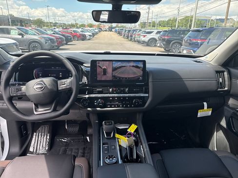 New 2026 Nissan Pathfinder Platinum w/ Cargo Package AWD/4WD image 15