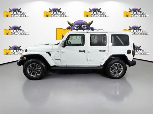 Used 2021 Jeep Wrangler Unlimited Sahara w/ Uconnect 4C Nav & Sound Group image 8