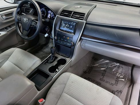 Used 2016 Toyota Camry LE FWD image 12