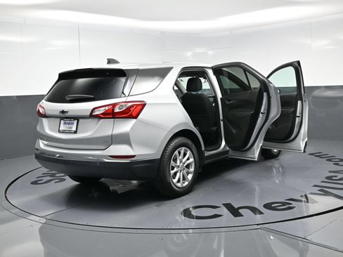 Used 2018 Chevrolet Equinox LT FWD image 24