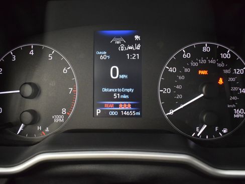 Used 2024 Toyota Corolla SE w/ SE Package image 17