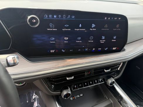 Used 2025 Chevrolet Tahoe Z71 w/ Comfort Package image 12