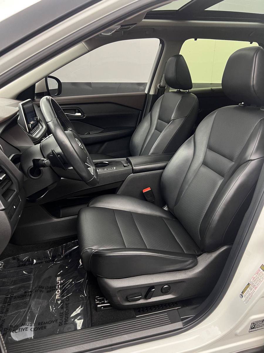 Used 2023 Nissan Rogue SV w/ SV Premium B Package FWD image 17