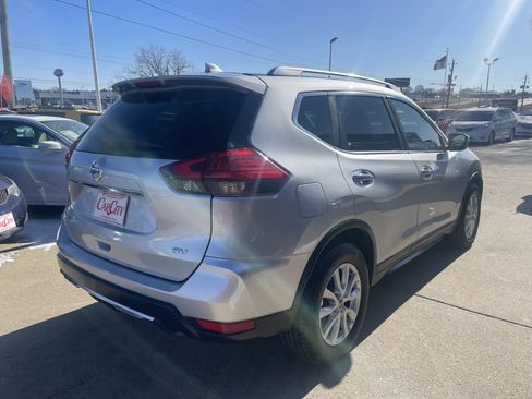 Used 2017 Nissan Rogue SV image 5