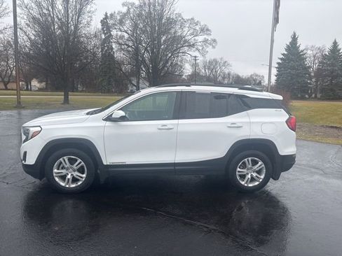 Used 2021 GMC Terrain SLE w/ Driver Convenience Package image 9