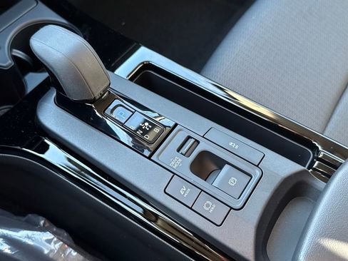 New 2026 Toyota Prius LE FWD image 23