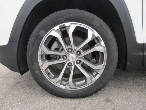 Certified 2020 GMC Terrain SLT w/ Preferred Package image 9