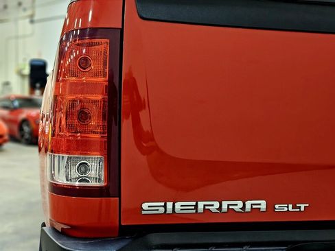 Used 2013 GMC Sierra 2500 SLT w/ Suspension Package, Off-Road AWD/4WD image 19