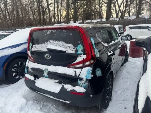 Used 2020 Kia Soul LX image 3