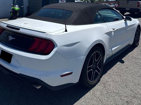 Used 2022 Ford Mustang Premium RWD image 5