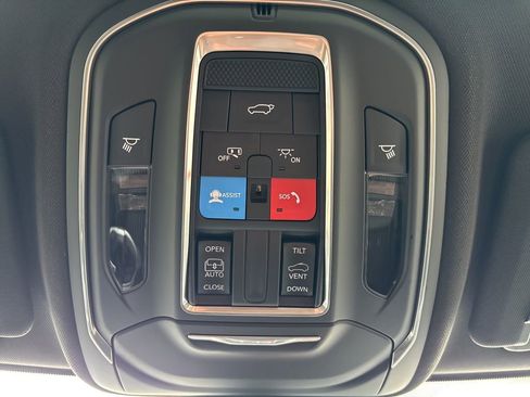 New 2026 Jeep Grand Cherokee L Laredo image 70