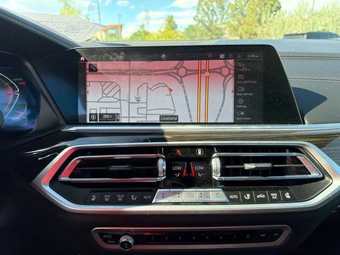 Used 2021 BMW X7 xDrive40i w/ M Sport Package AWD/4WD image 14