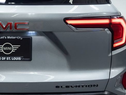 Used 2025 GMC Terrain Elevation FWD image 8