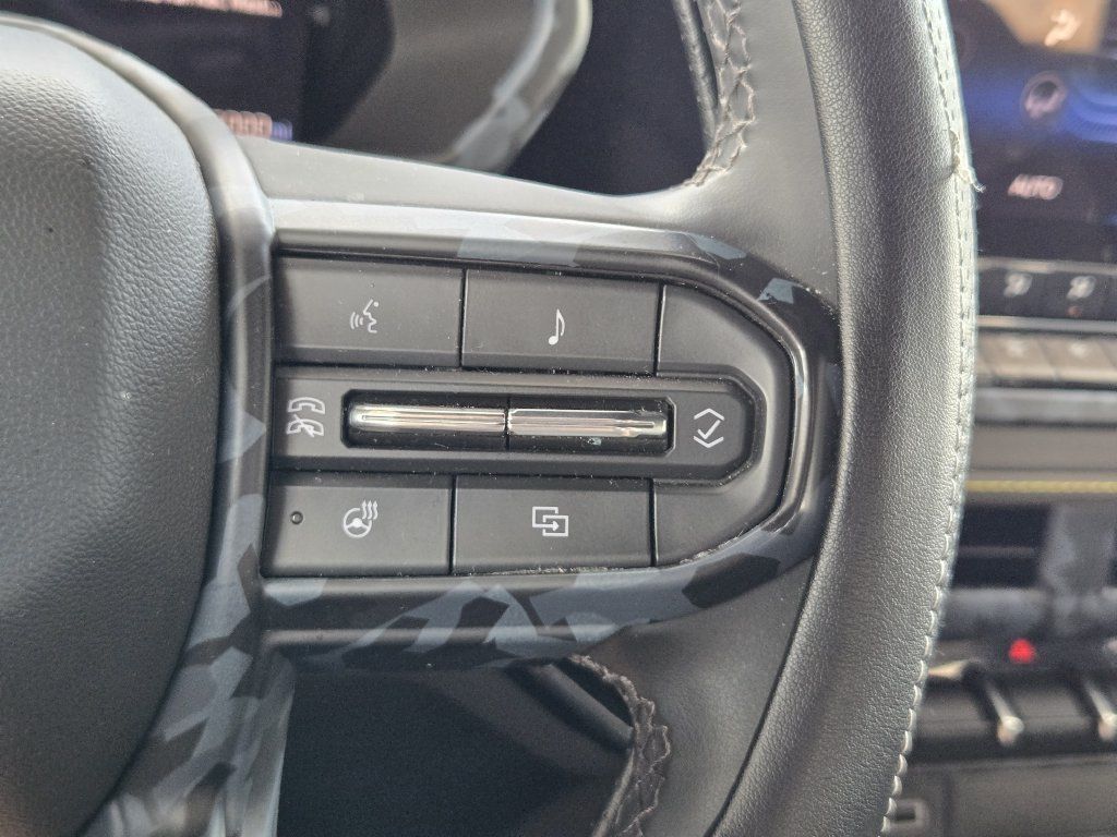 Certified 2025 Chevrolet Colorado ZR2 AWD/4WD image 28