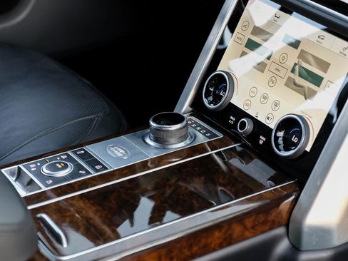 Used 2021 Land Rover Range Rover P525 Westminster Edition image 28