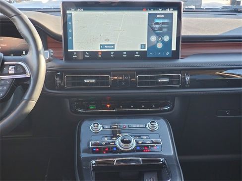 Certified 2023 Lincoln Nautilus Reserve image 28