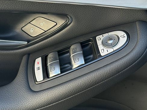 Used 2021 Mercedes-Benz GLC 300 image 26