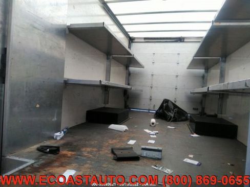 Used 2019 GMC Savana 4500 w/ Driver Convenience Package image 8