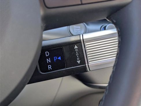 Used 2024 Hyundai Kona Limited FWD image 24