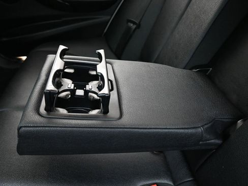 Used 2018 BMW 330e image 32