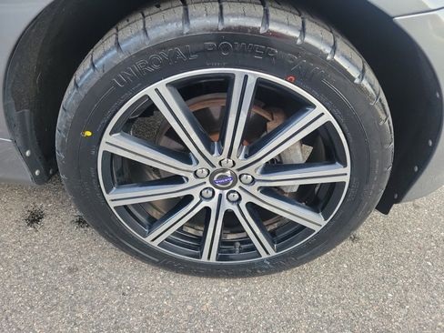 Used 2017 Volvo XC60 T6 Inscription w/ Preferred Option Package image 25