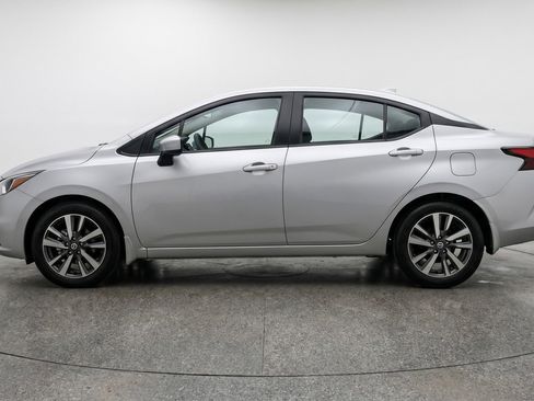 Used 2025 Nissan Versa SV FWD image 5