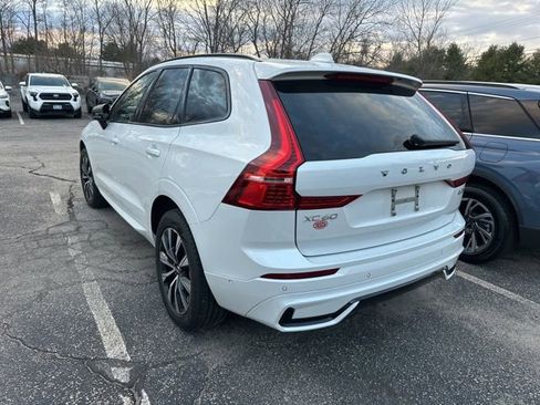 Used 2024 Volvo XC60 B5 Plus w/ Climate Package image 4