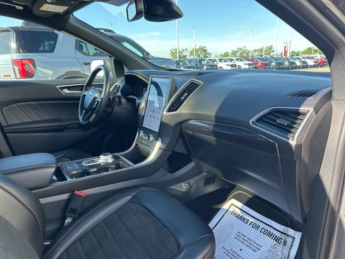 Used 2022 Ford Edge ST-Line w/ Class II Trailer Tow Package AWD/4WD image 36