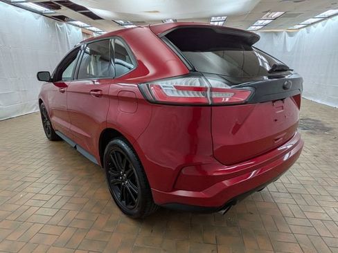 Used 2021 Ford Edge ST-Line w/ Cold Weather Package AWD/4WD image 5