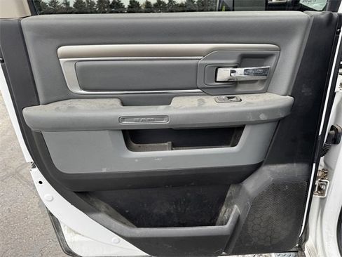 Used 2018 RAM 2500 SLT w/ Luxury Group image 20