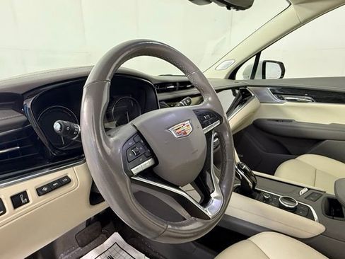 Used 2021 Cadillac XT6 Premium Luxury FWD image 13