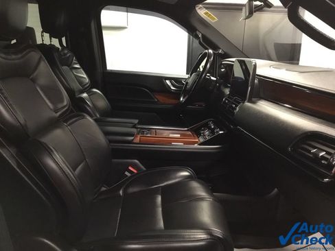 Used 2019 Lincoln Navigator Select w/ Technology Package AWD/4WD image 37