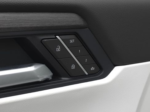 New 2026 GMC Acadia Denali w/ Super Cruise Package FWD image 12