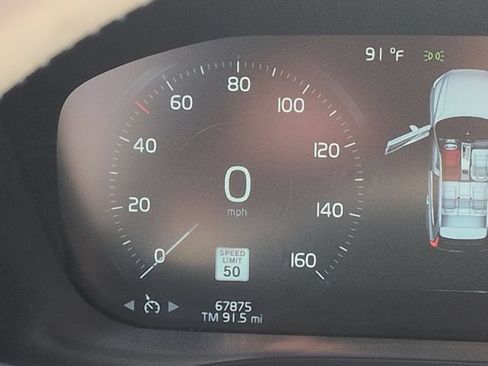 Used 2021 Volvo XC60 T5 Momentum w/ Premium Package FWD image 21