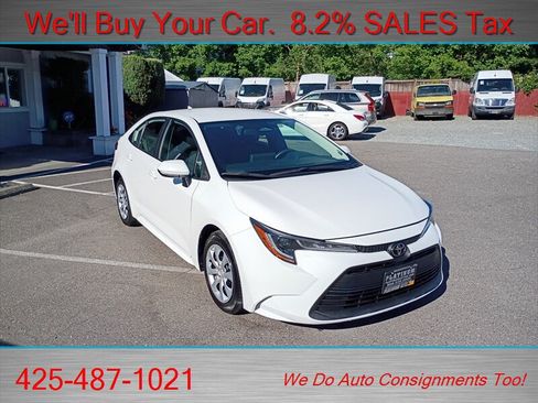Used 2024 Toyota Corolla LE FWD image 3