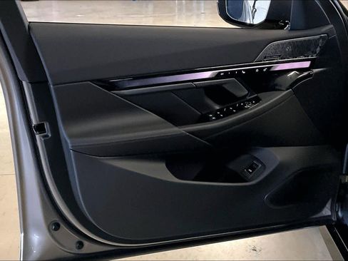 New 2026 BMW 550e xDrive w/ Executive Package image 10