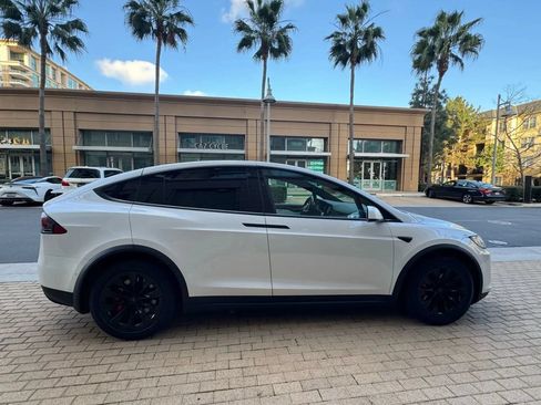 Used 2020 Tesla Model X Long Range AWD/4WD image 8