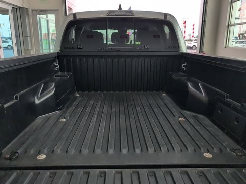 Used 2022 Toyota Tacoma SR5 w/ Technology Package RWD image 10