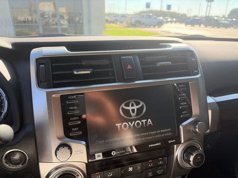 Used 2023 Toyota 4Runner Limited AWD/4WD image 19