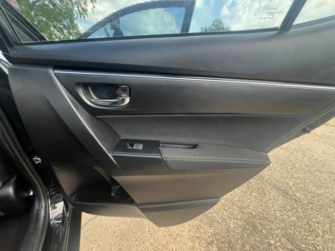 Used 2017 Toyota Corolla LE FWD image 18
