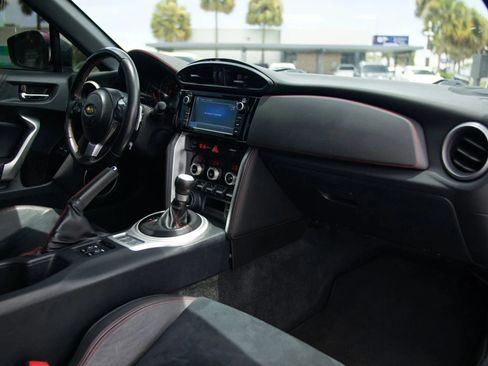 Used 2018 Subaru BRZ Limited w/ Popular Package #3 RWD image 22